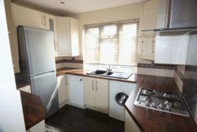 2 bedroom Flat to re...